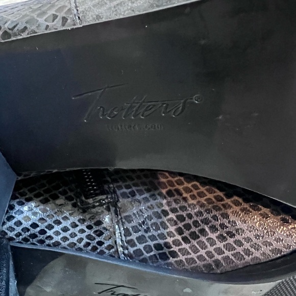 Trotters “Kippie” Leather/ Snakeskin Patterned Bootie Women’s Size 7 MSRP 140 - Picture 6 of 8